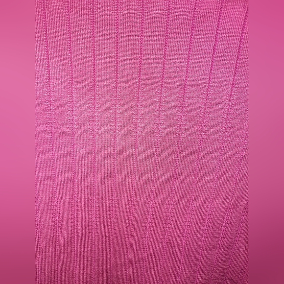 Maurices Sweetheart neckline fuschia Sweater size large excellent used condition - Picture 4 of 8